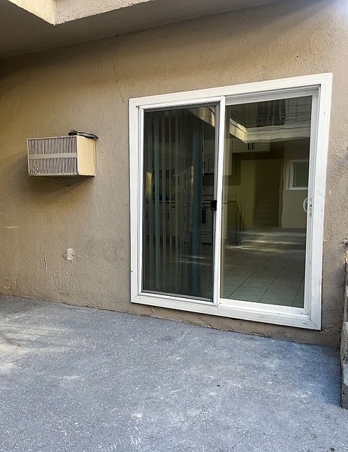 1st image of 6705 Woodman Ave #2A