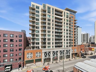 230 W Division St APT 804, Chicago, IL, 60610