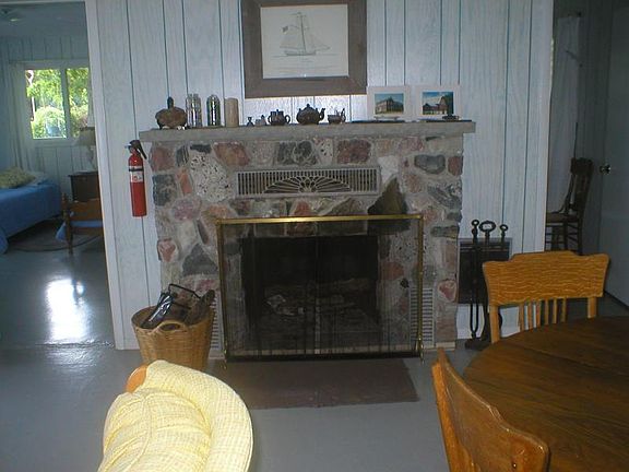 4th image of 3016 N Lakeshore Dr