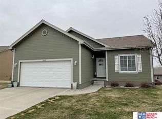 16092 Redman Ave, Omaha, NE 68116