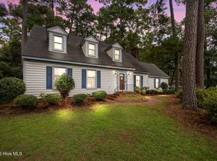 215 Cherrywood Dr, Greenville, NC 27858