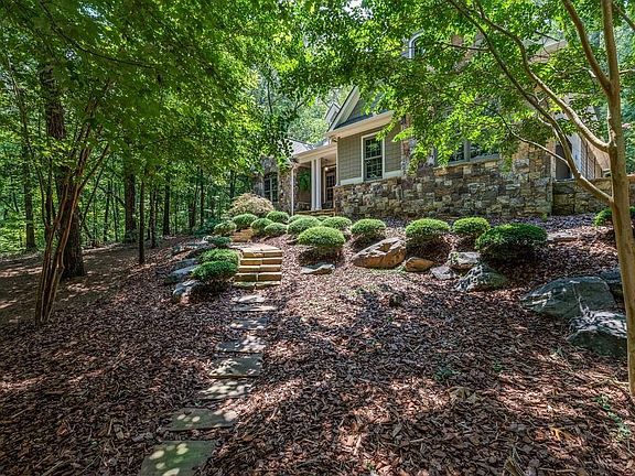 3rd image of 175 Harris Creek Dr