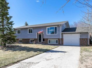 708 Cottonwood Dr, Cheyenne, WY 82001