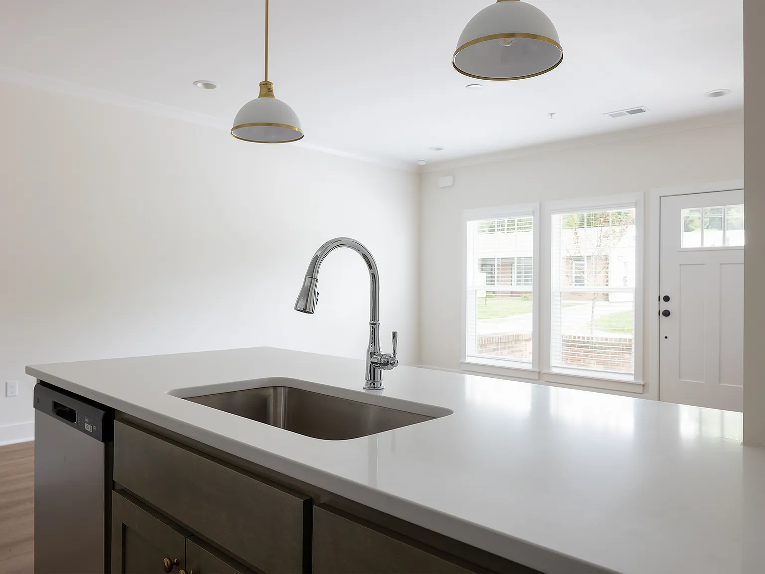 2 bed, 2.5 bath, 1331 sqft, $2,800 — Photo 2