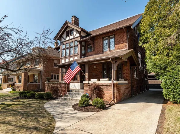 3955 North Harcourt PLACE, Shorewood, WI 53211