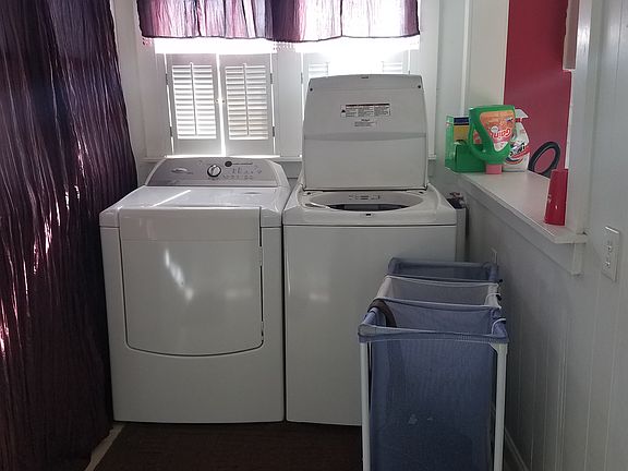 Washer and dryer stay with h