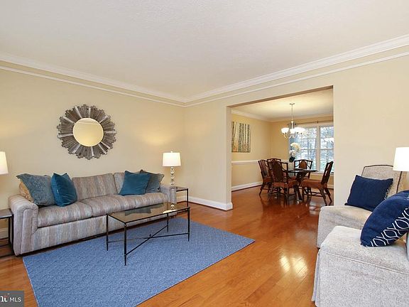 2nd image of 2313 Apricot Arbor Pl