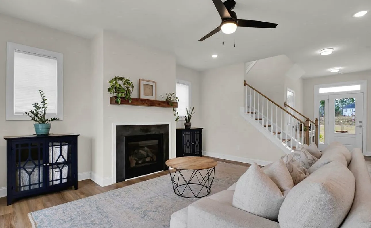 4 bed, 2707 sqft, $3,500 — Photo 4