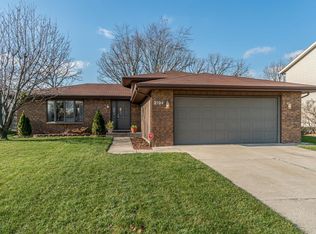 2104 Castleview Dr, Schererville, IN 46375