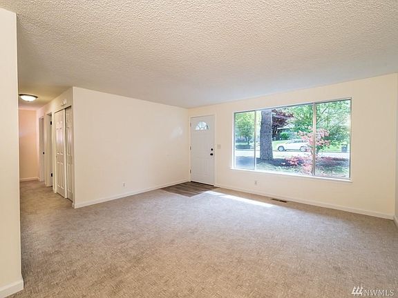 4th image of 9521 167th Ave NE