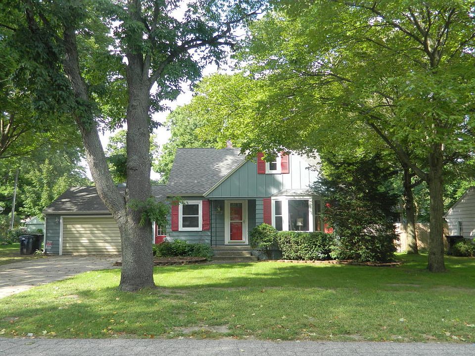 1st image of 113 E 39th St