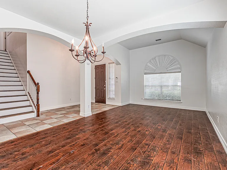 6801 Amesbury Ln — Photo 10
