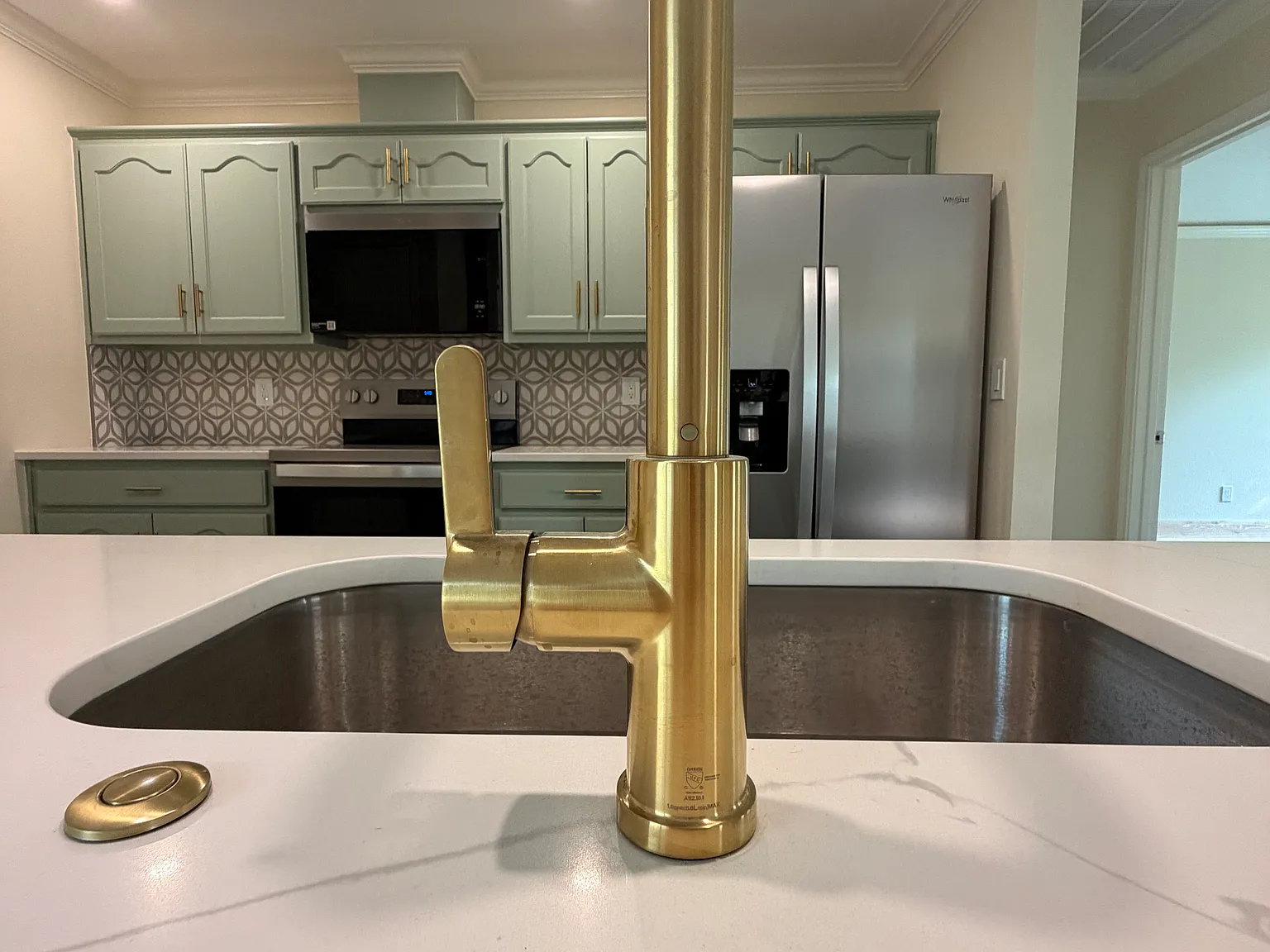 3 bed, 1212 sqft, $1,975 — Photo 4