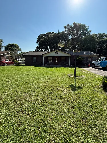 1643 Rochelle St Photo 1