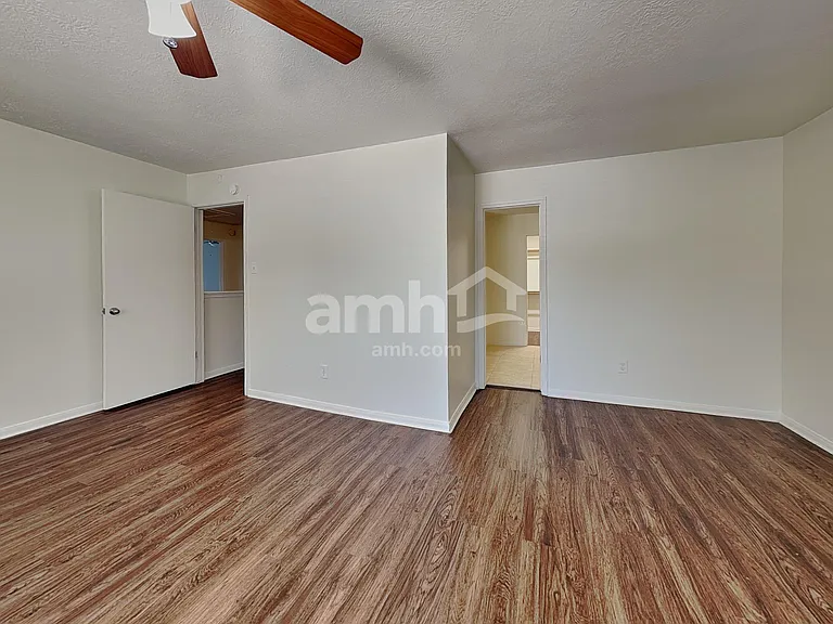 2738 Springstone Dr — Photo 12