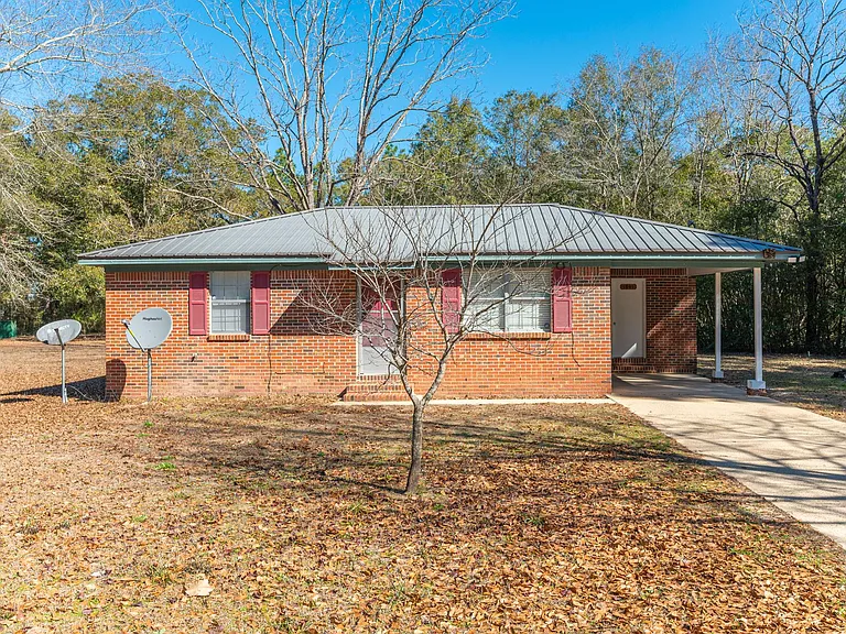 1841 County Highway 183 S — Photo 2