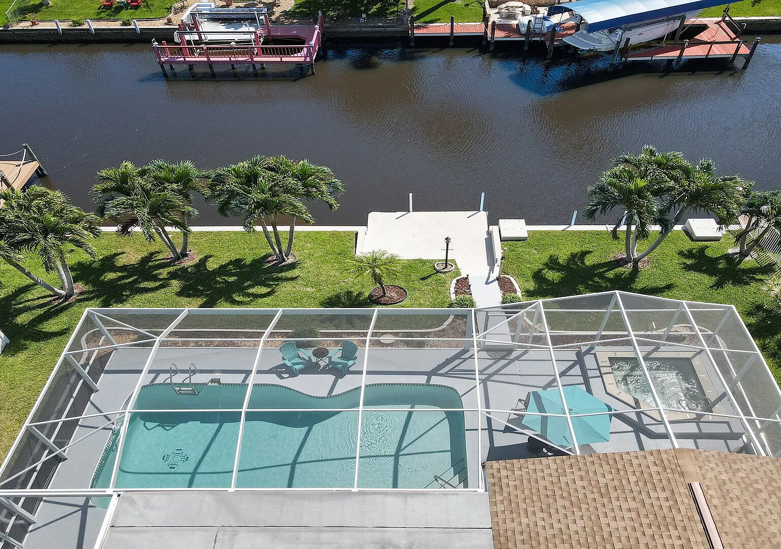 Coral Sunshine - large south terrace with pool/spa — Photo 4