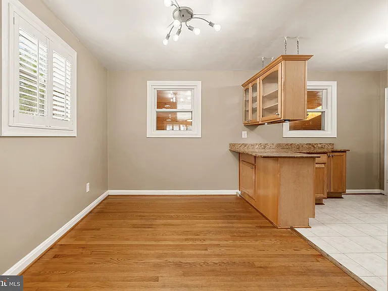 11809 Timber Ln — Photo 9
