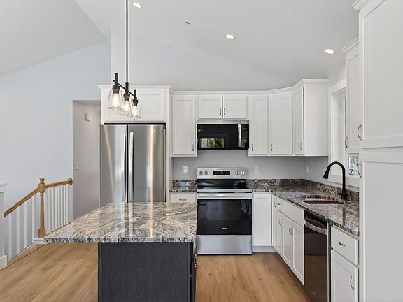 2nd image of 4 Small Pond Road