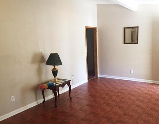 4th image of 4402 Saratoga Ave