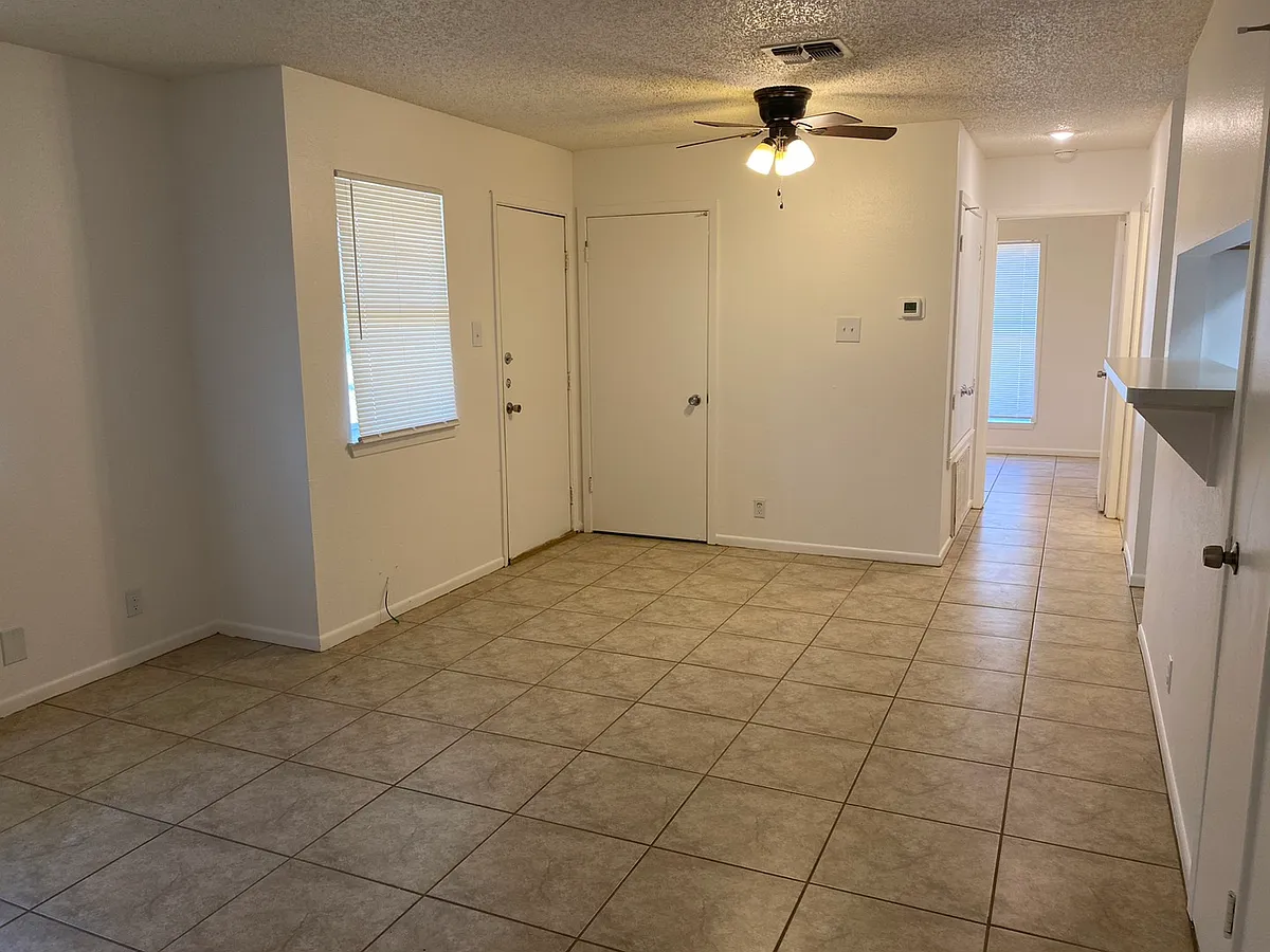 Building Photo - 1309 Paisano Pl