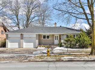111 Bannatyne Dr, Toronto, ON M2L 2P5