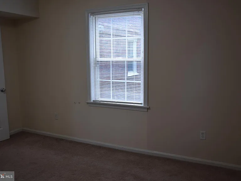 2057 38th St SE #301 — Photo 35
