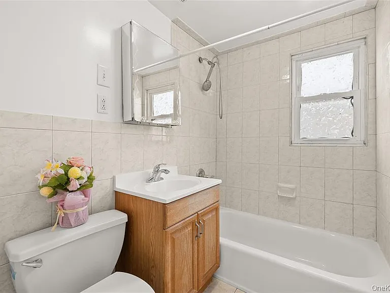 175 Centre Ave #1 — Photo 9