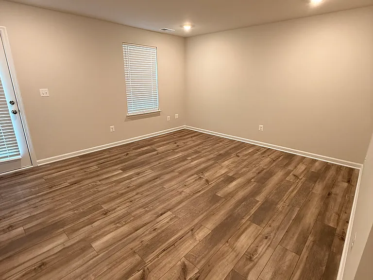 8728 Pioneer Hill Dr — Photo 24