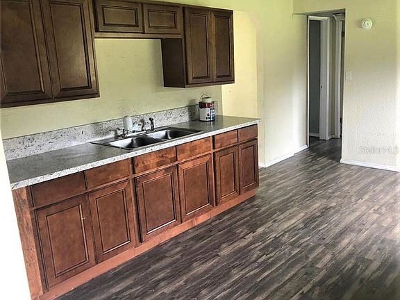 5th image of 949 Saddlewood Blvd