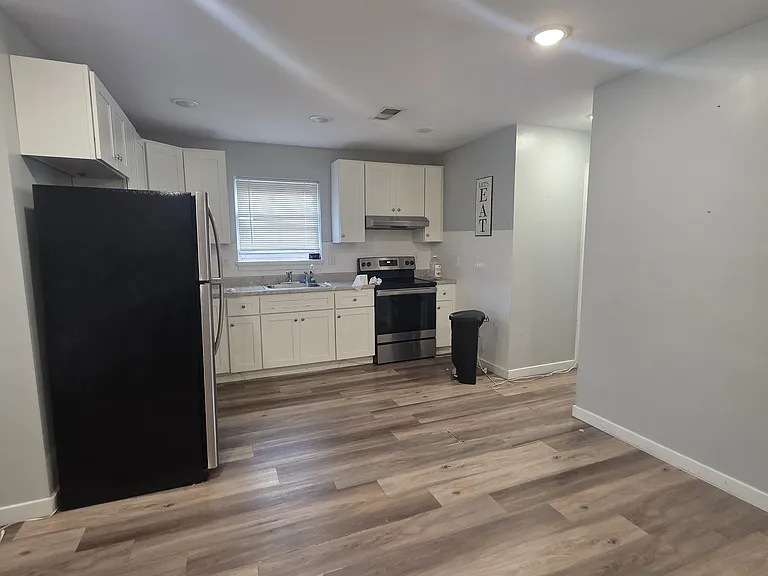 45 12th Ave #2 — Photo 8
