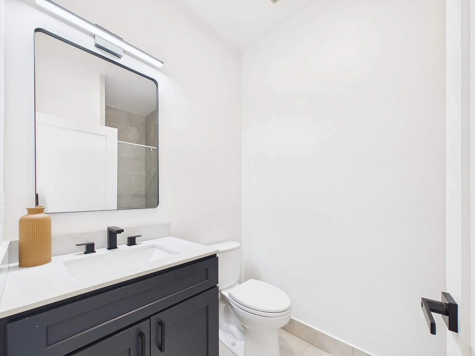 4 bed, 5.0 bath, 2350 sqft, $1,525 — Photo 3