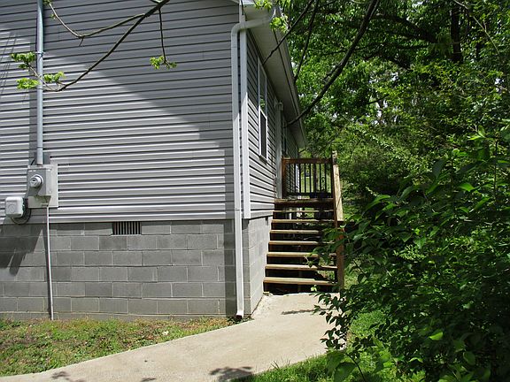5th image of 447 Highland Park Dr