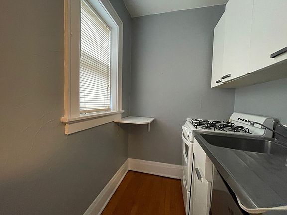 5th image of 1767 N Arlington Pl APT 27