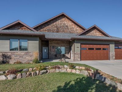 609 5th St NW, South Heart, ND, 58655