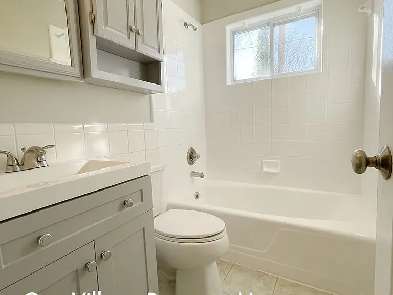 602-604 SW Maynard Rd — Photo 9