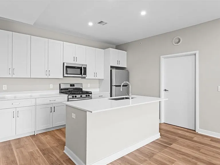 475 Communipaw Ave #409 — Photo 1