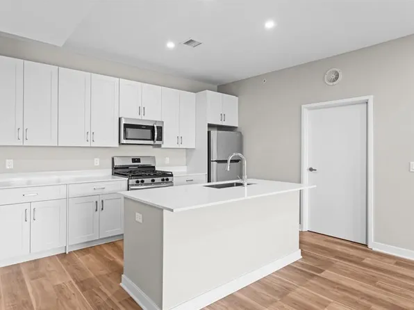 475 Communipaw Avenue image 1 of 49