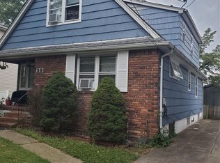 59 Dunwood Rd, Port Washington, NY 11050