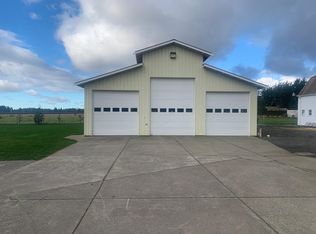 8385 Berthusen Rd, Lynden, WA 98264