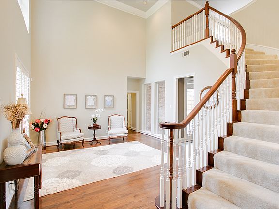 2nd image of 5821 Bassinghall Ln