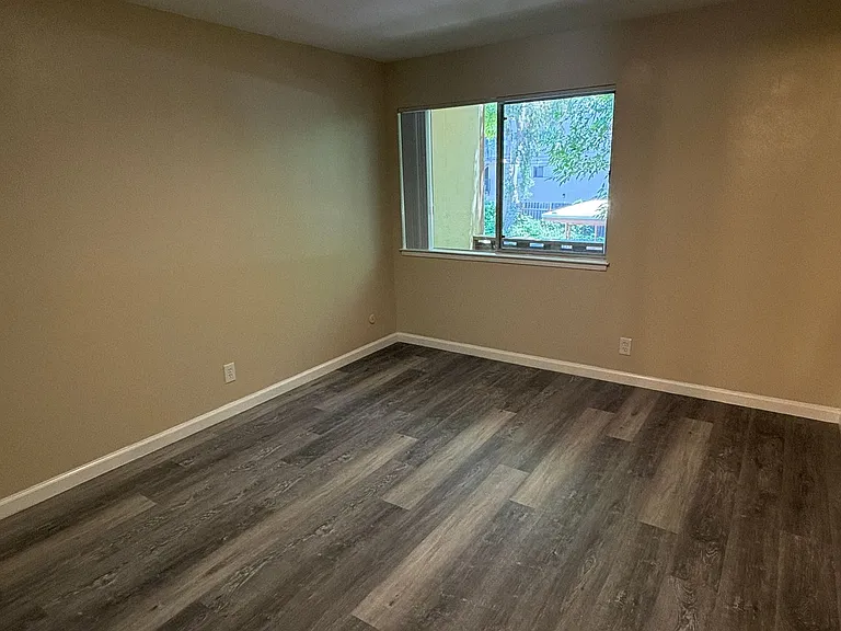 Stanford Garden Apartments — Photo 42