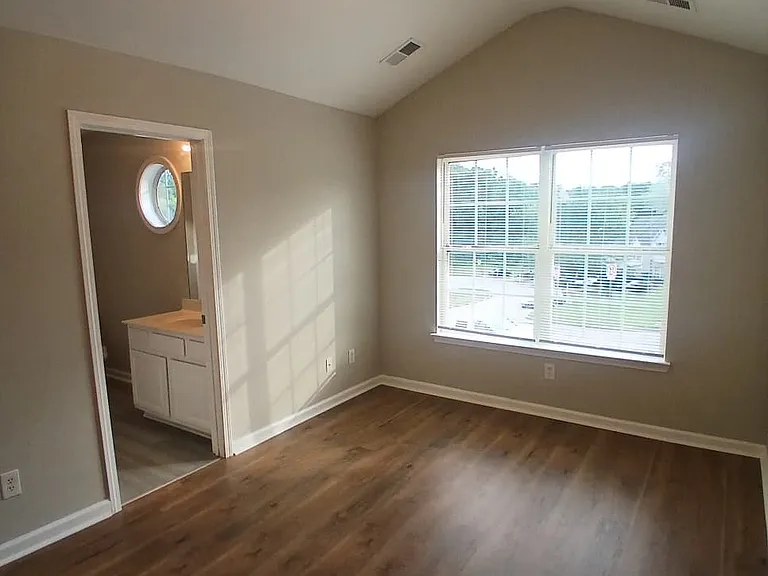 305 Brookview Dr — Photo 10