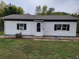 815 SW 4th St, Madison, SD 57042