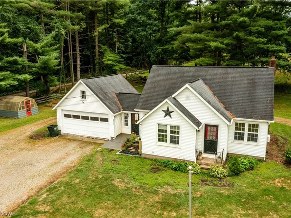 612 Schneiders Crossing Rd NW, Dover, OH 44622