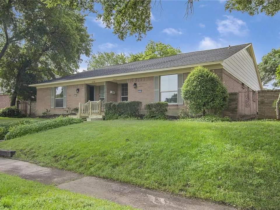 2808 Golfing Green Dr