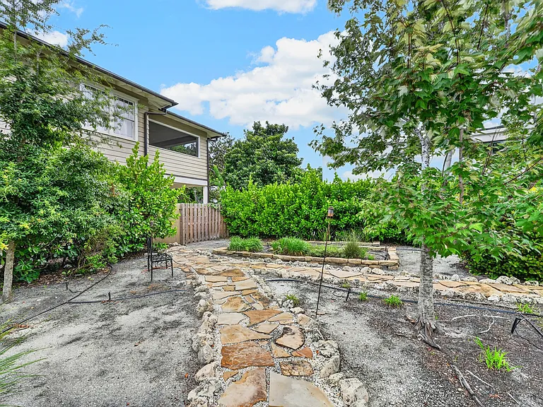 2475 Alameda Ave #B — Photo 43