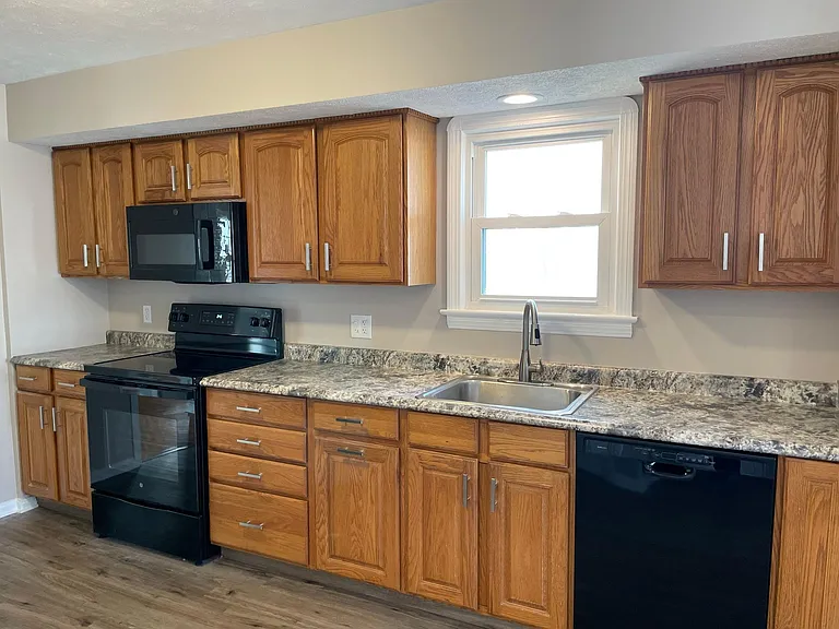 7083 Parma Park Blvd — Photo 21