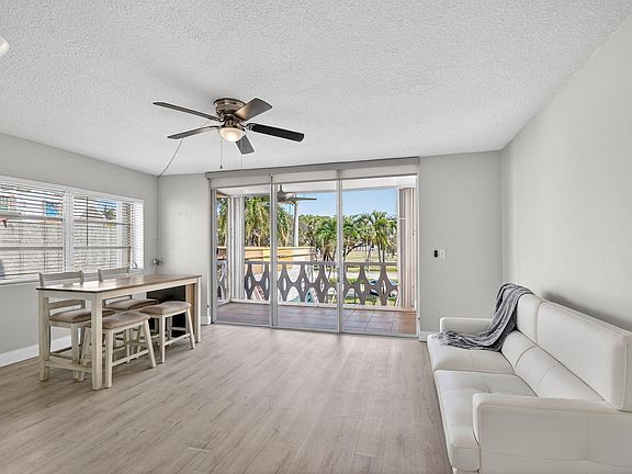 2nd image of 15 S Golfview Rd APT 201