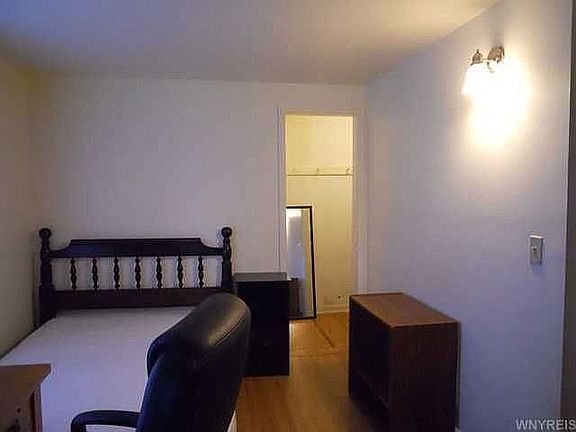 5th image of 213 Niagara Falls Blvd